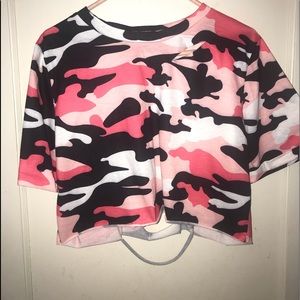 Camo crop tee